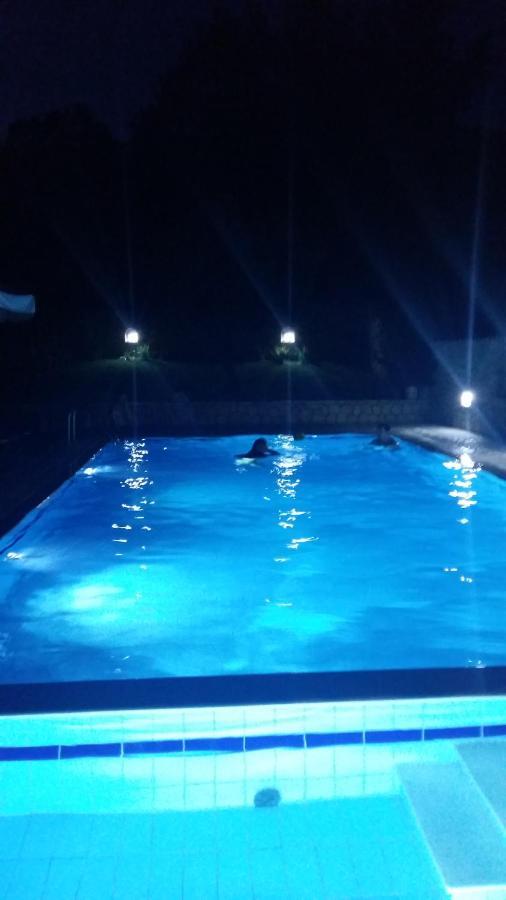 Pool Villa Grigoris Aspiotades Eksteriør bilde