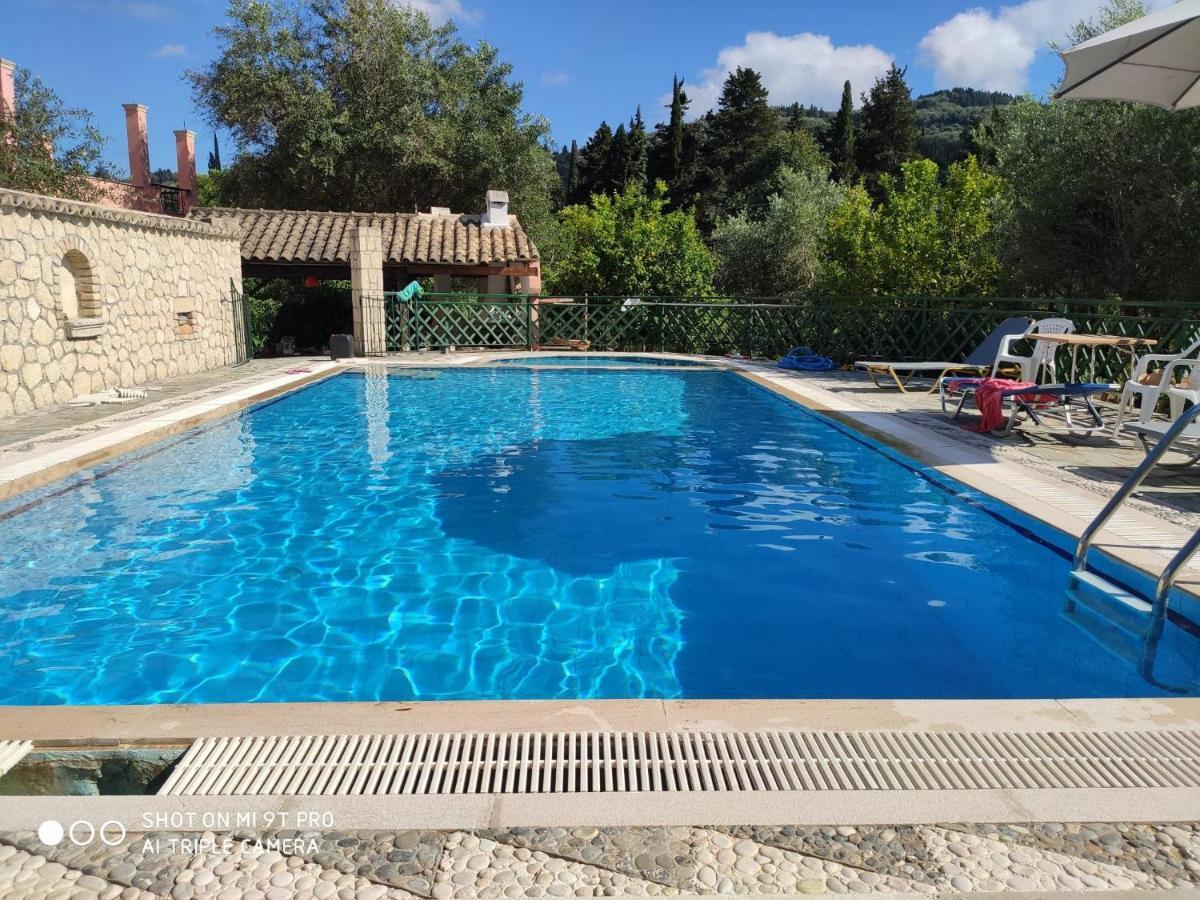 Pool Villa Grigoris Aspiotades Eksteriør bilde