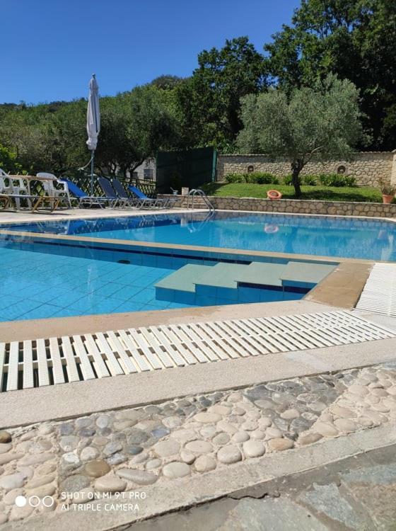 Pool Villa Grigoris Aspiotades Eksteriør bilde