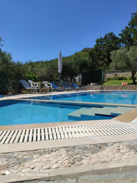 Pool Villa Grigoris Aspiotades Eksteriør bilde
