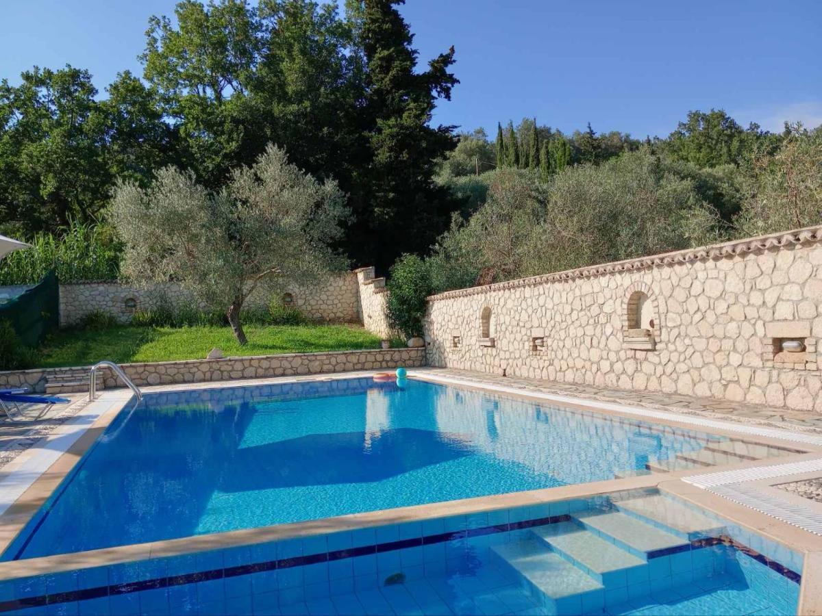 Pool Villa Grigoris Aspiotades Eksteriør bilde