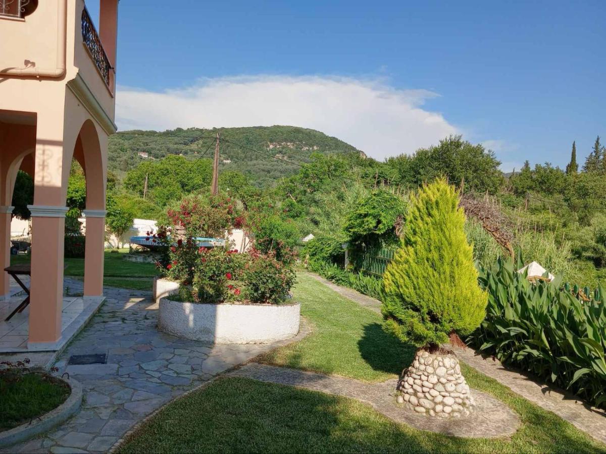 Pool Villa Grigoris Aspiotades Eksteriør bilde