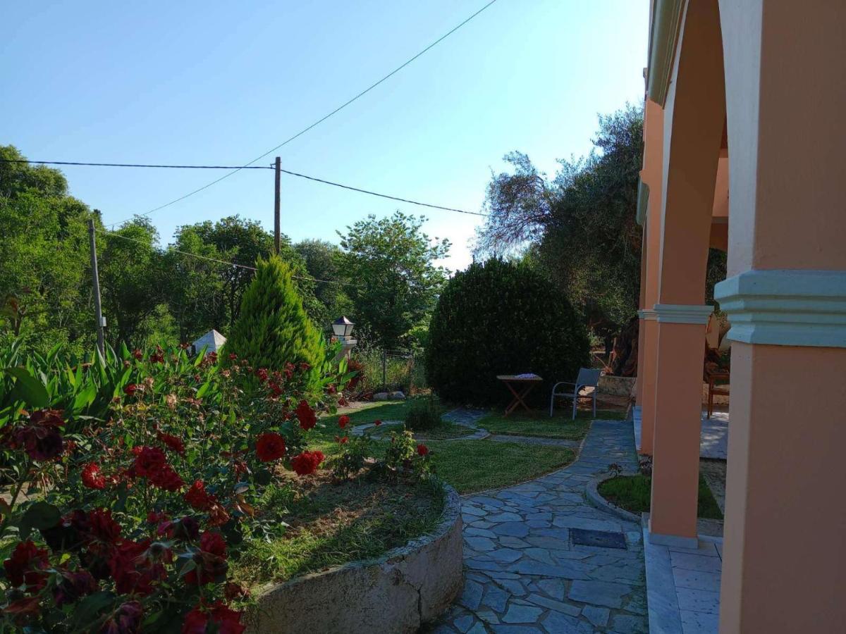 Pool Villa Grigoris Aspiotades Eksteriør bilde