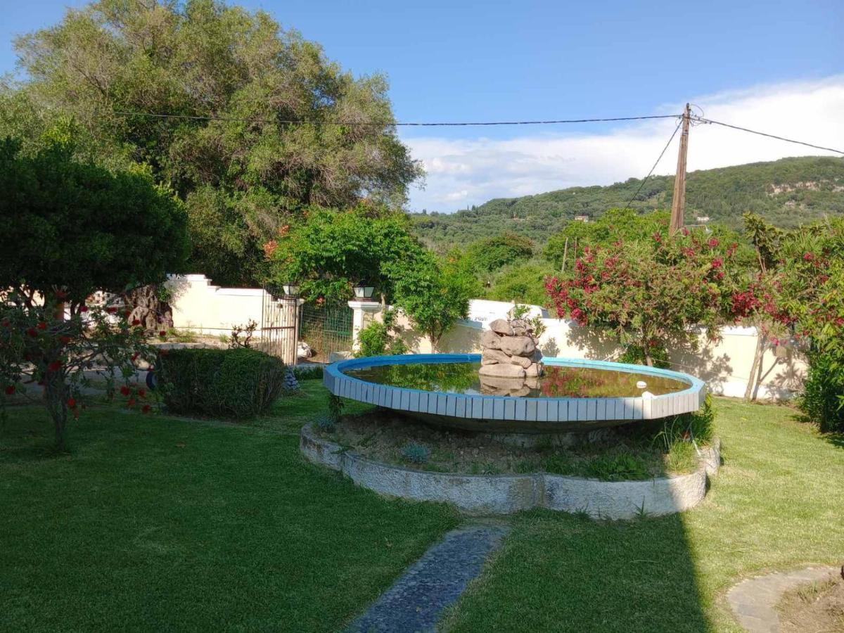 Pool Villa Grigoris Aspiotades Eksteriør bilde